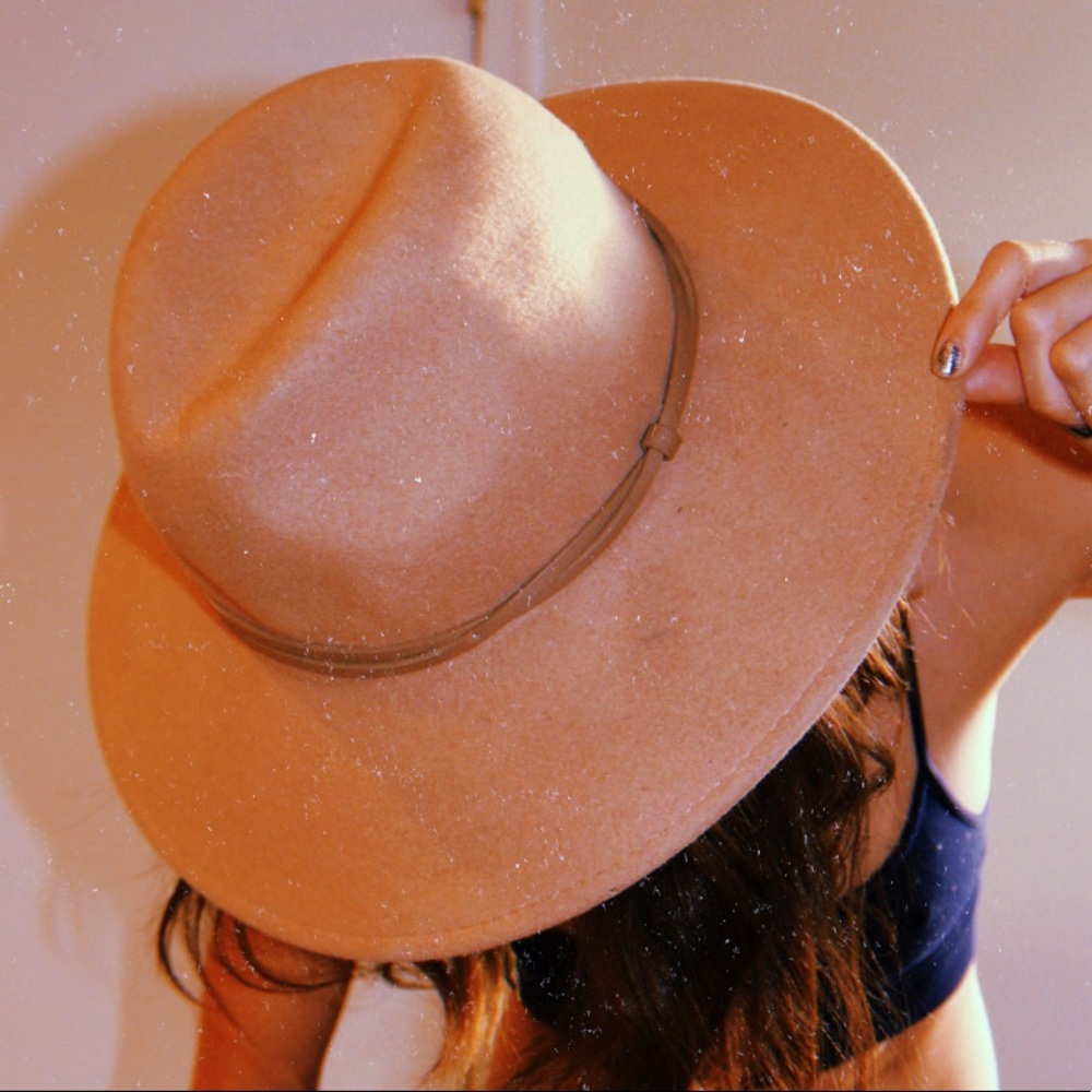 Hat - tan
